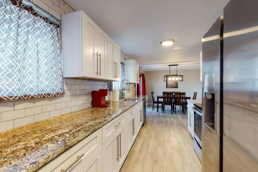 Large Remodeled Home With 5 Bedrooms 4 King Bed Centennial Ngoại thất bức ảnh