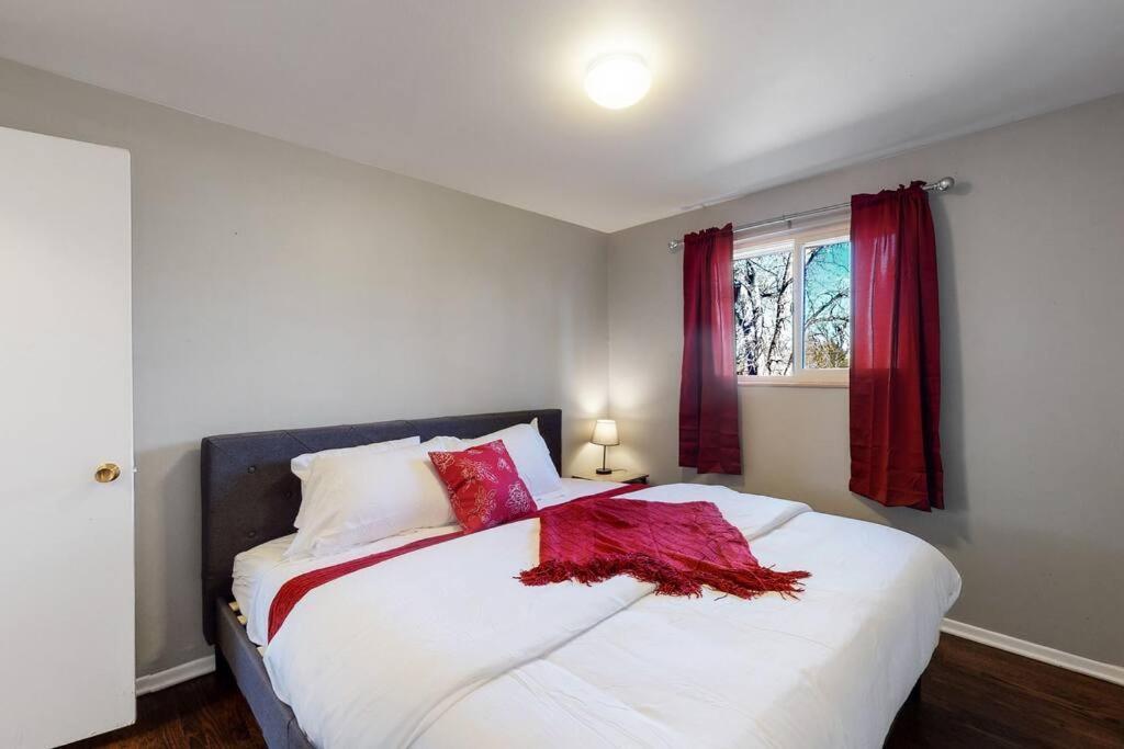 Large Remodeled Home With 5 Bedrooms 4 King Bed Centennial Ngoại thất bức ảnh