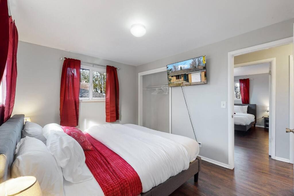Large Remodeled Home With 5 Bedrooms 4 King Bed Centennial Ngoại thất bức ảnh